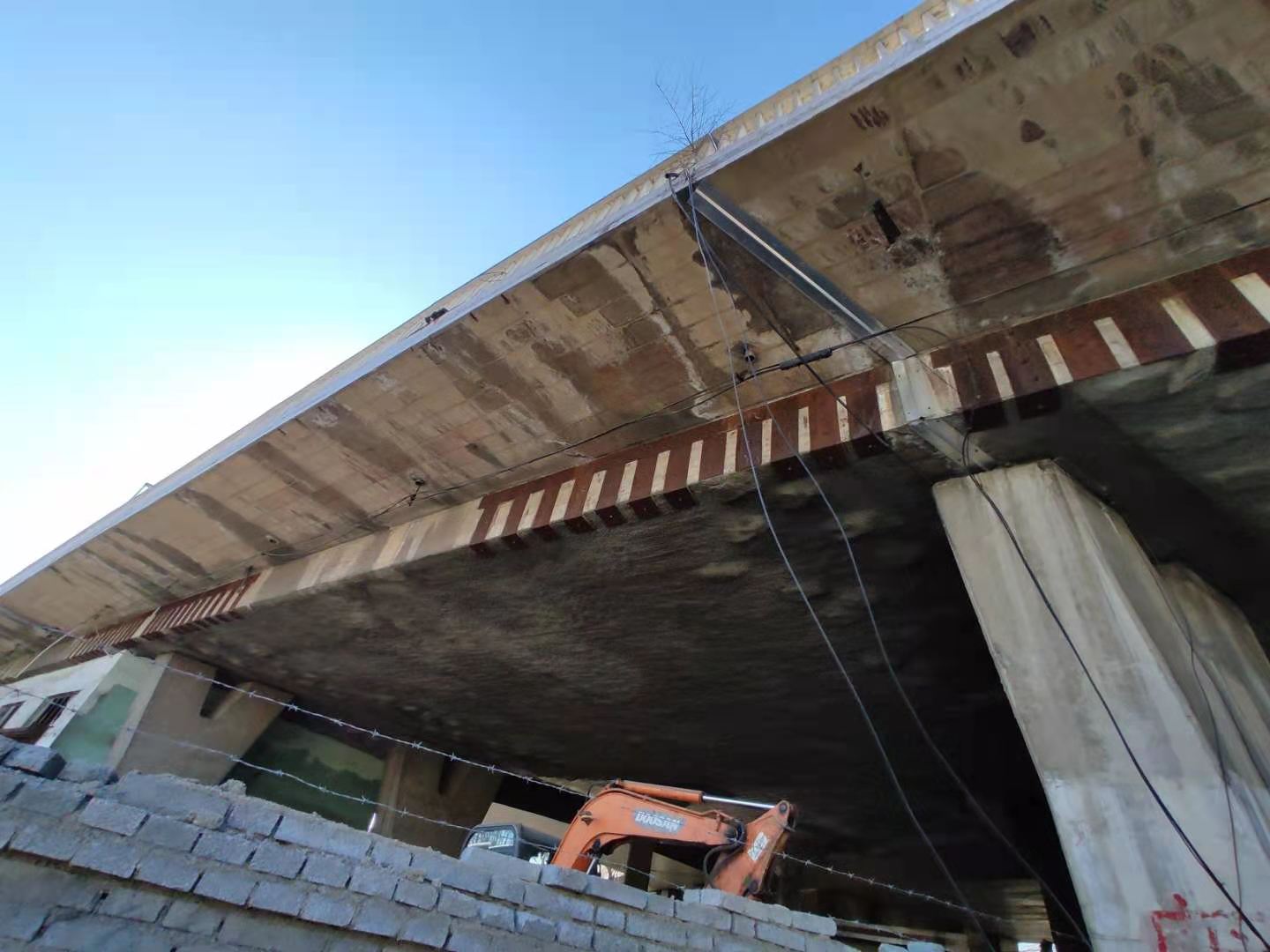 温州桥梁粘钢加固的四大特性